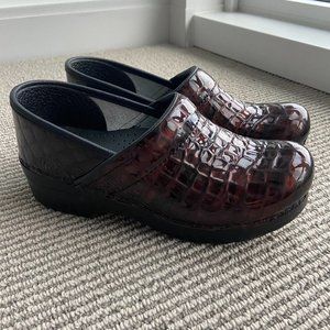 Dankso, Women's Size EU 38 (US 7.5-8), Ruby Snakeskin